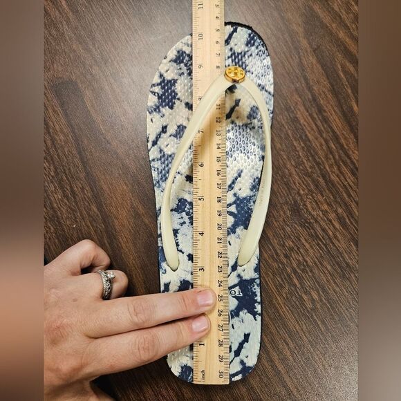 Tory Burch Tie-Dye Flip Flops – Women’s Size 10 - Picture 8 of 8